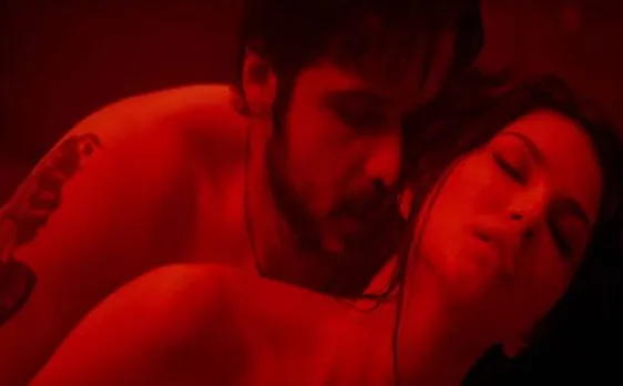 'Baadshaho' song 'Piya More': Sunny Leone, Emraan Hashmi chemistry turns on the heat in this sizzling number