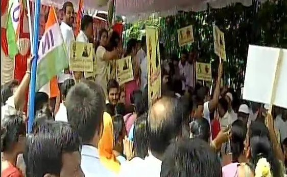 Congress workers protest as I-T raids at Karnataka min DK Shivakumar's residence continue