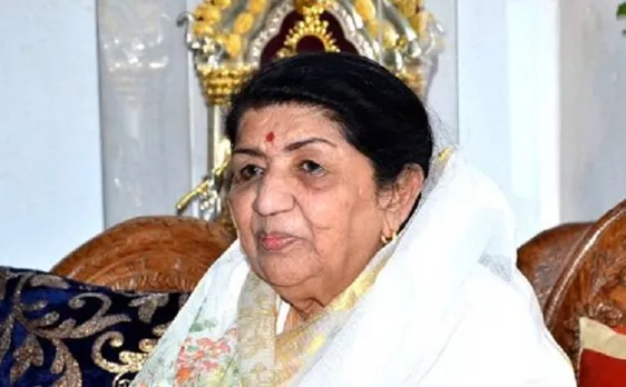 Lata Mangeshkar wishes Dilip Kumar quick recovery 