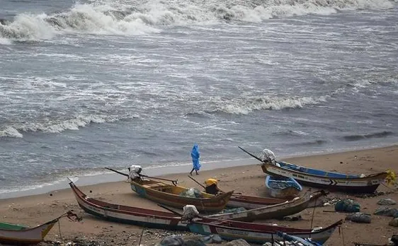 Sri Lankan navy arrests 12 Rameswaram fishermen with two boats near Delft Island 