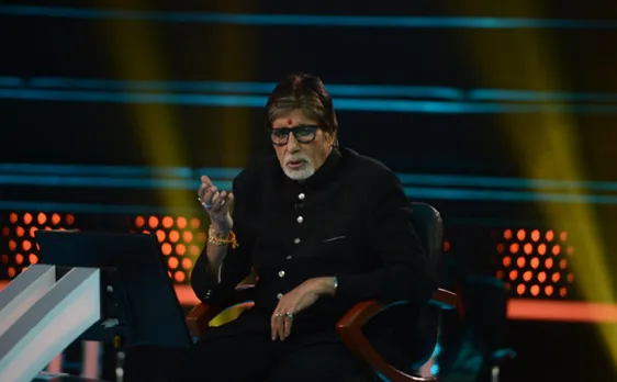 Amitabh Bachchan shares candid pictures from sets of 'Kaun Banega Crorepati'