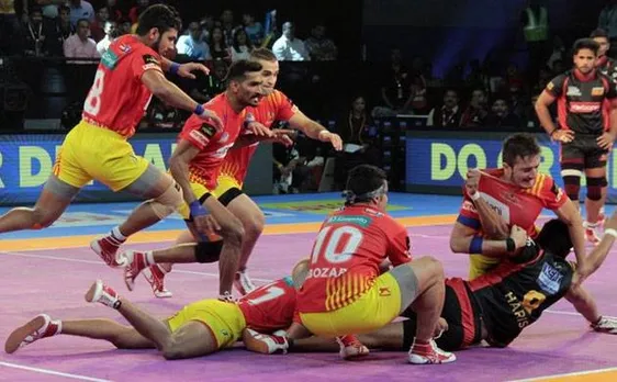 Pro-Kabaddi League 2017: Gujarat Fortunegiants script victory against Bengaluru Bulls in thrilling contest