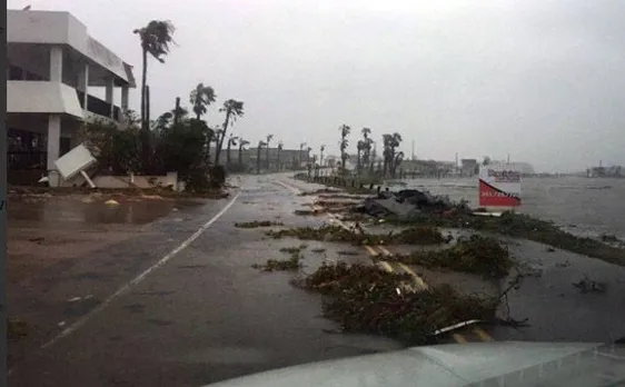 United States: Hurricane Harvey strikes central Texas, three dead