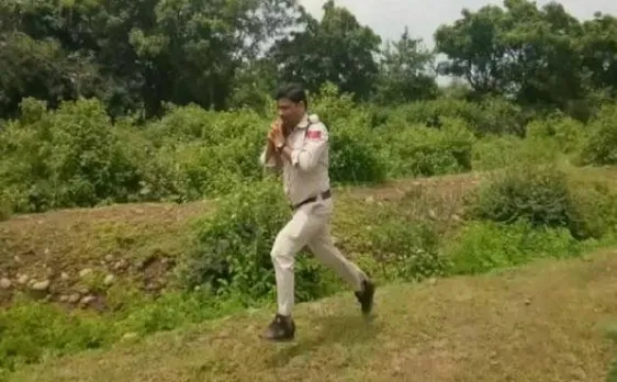 Madhya Pradesh constable ran with 10 kilogram bomb for a kilometer to save 400 school students