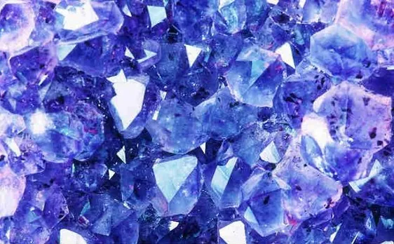 Scientists uncover new crystalline material that changes shape on exposure to light
