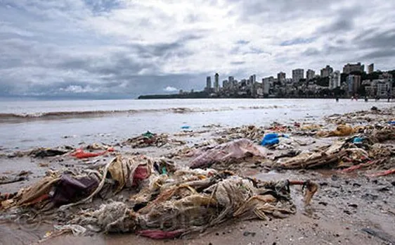 Mumbai: BMC labourers clean up 9,600 metric tonnes of garbage on city roads post heavy rains