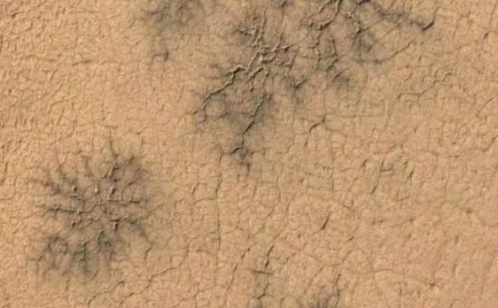 'Spiders' on Mars: Citizen scientists discover new landforms on red planet