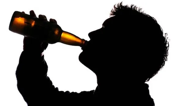 Heavy drinking may be more hazardous for men as compared to women, says study