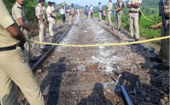 Seven coaches of Howrah-Jabalpur Shaktipunj Express go off-track in Uttar Pradesh, no injuries reported
