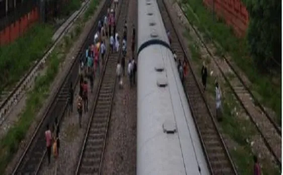 Engine and power car of Ranchi Rajdhani Express derail in Delhi's Shivaji Bridge