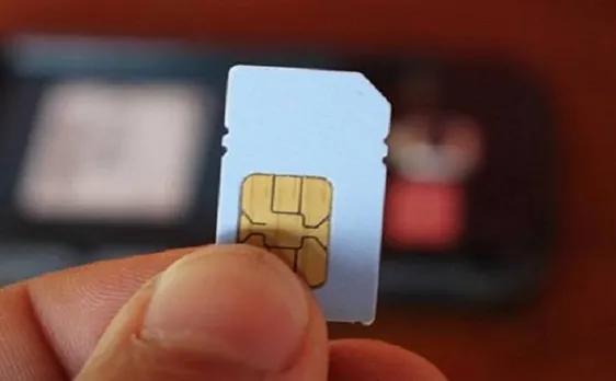 Link Aadhaar with SIM card before February 2018 to prevent phone deactivation