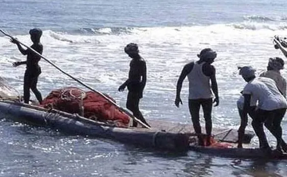 Sri Lankan Navy arrests 10 Tamil Nadu fishermen