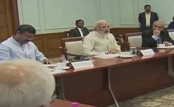 PM Modi meets oil chiefs, talks investment 