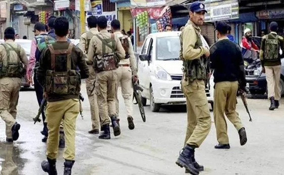 J&K: Security forces arrest Hizbul Mujahideen terrorist Arizoo Bashir from Tral area