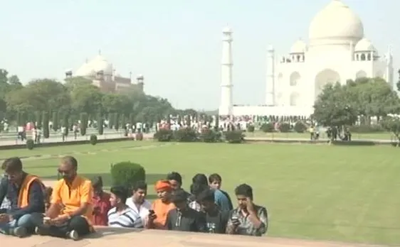 Hindu Yuva Vahini activists recite 'Shiva Chalisa' in Taj Mahal, detained by CISF 