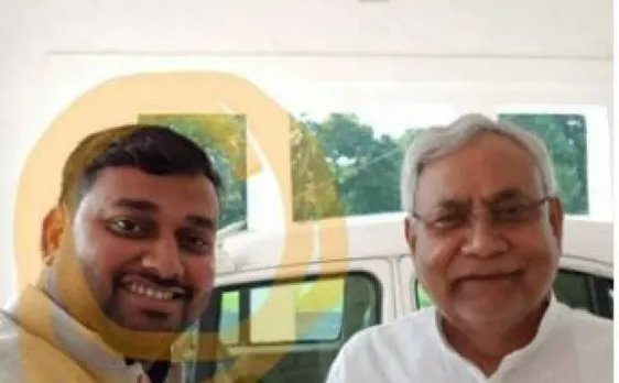 Bihar: Chargesheeted spurious liquor sellerâ€™s selfie with CM Nitish Kumar triggers controversy