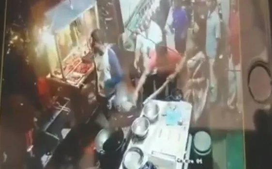 Maharashtra: Roadside eatery vendor throws hot oil on customer after brawl