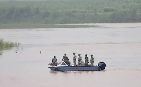 BSF arrests three Pakistani fishermen, seize five boats in Gujarat