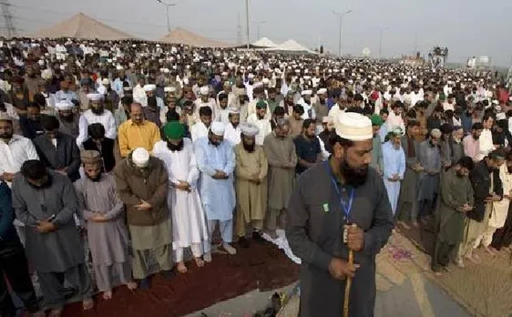 Islamists rally in Pakistan, demands removal of law minister Zahid Hamid over Prophet Muhammad omission