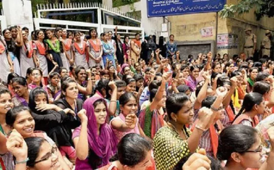 Hyderabad: Students stage protest against 'long school hours'