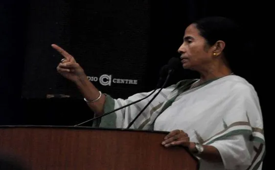 Ashamed at seeing Sri Lankan cricketers in anti-pollution masks: Mamata Banerjee