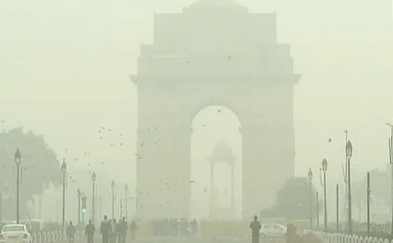 Delhi wakes up to foggy morning as cold wave sweeps North India