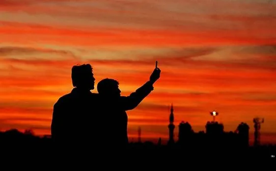 Uttar Pradesh: Selfie craze takes life of two men in Meerut