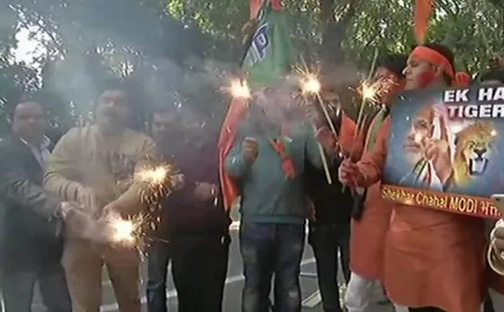 As BJP set to win Gujarat, Himachal, party workers set off celebrations