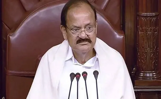 'Nobody will apologise', says angry Naidu as Congress attacks PM Modi for remarks against Manmohan Singh