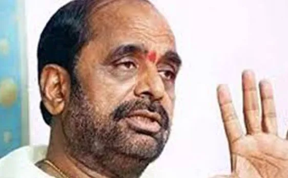 Join Naxals we pump you with bullets, Minister warns absent doctors in Maharashtra