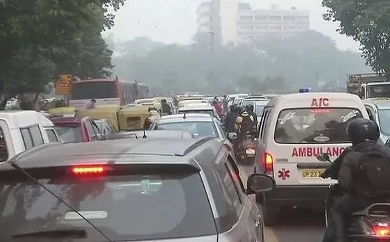 Massive Traffic jam cripples Delhi as 1 Lakh people gather at India Gate to celebrate New Year