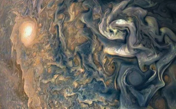 NASA Juno probe reveals mind-blowing picture of Jupiter, shows gas giant's atmosphere