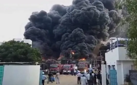 Massive fire engulfs chemical factory in Vadodara, no causalities reported