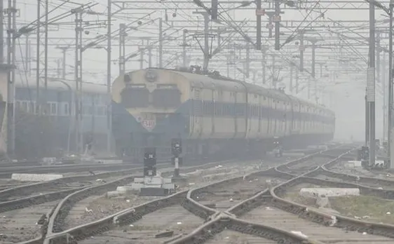 Mercury rises to 6.8 deg C, fog affects train service