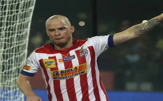 Iain Hume's hat-trick helps Kerala Blasters beat Delhi Dynamos 3-1 in Indian Super League