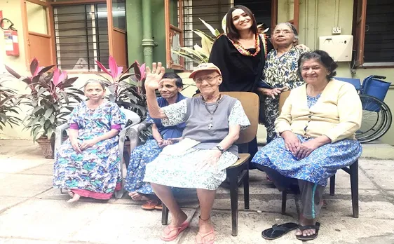 Pavitra Rishta star Ankita Lokhande visits old age home