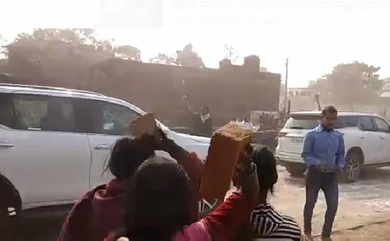 Villagers hurl stones at Bihar CM Nitish Kumar's cavalcade in Buxer; 2 police personnel injured
