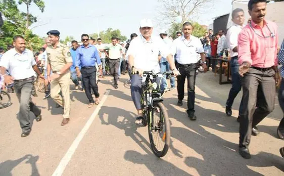 Manohar Parrikar is AFRAID of Goa's roads, doesn't travel by scooter fearing accidents