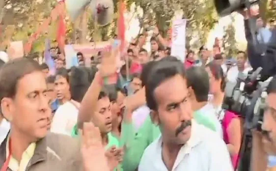 14 members of Muslim family allegedly converted to Hinduism in Kolkata, journalists attacked
