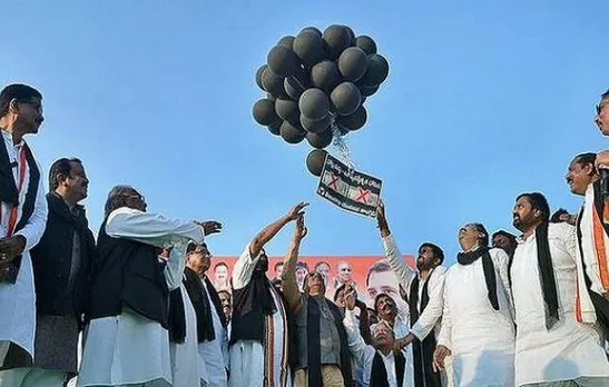 Protest march against PM Narendra Modi denied, Congress releases black balloons