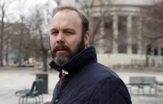 Ex-Trump campaign aide pleads guilty in Russia probe