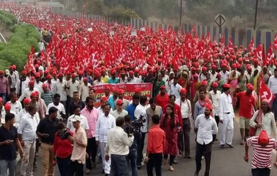 After Mumbai agitation farmers stage protest in Odisha over MSP, pension