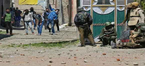 Jammu and Kashmir: Two CRPF jawans killed following attacks from stone-pelters