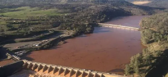 Officials: 21 bodies recovered after dam burst in Kenya