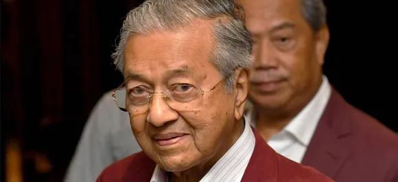 World's oldest elected leader Mahathir sworn in as Malaysia's new Prime Minister after shock poll win