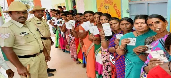 Karnataka Assembly Elections 2018: Total voter turnout at 70%, tight finish predicted
