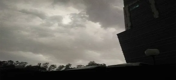 Massive dust storm hits Delhi-NCR; metro services, electricity disrupted