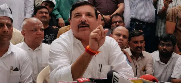 After L-G office, Aam Aadmi Party threatens to hold dharna outside PMO