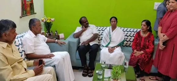 Arvind Kejriwal sit-in enters seventh day; four CMs back AAP, demand PM's intervention