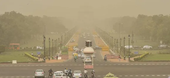 Delhi air quality improves but pollution level remains â€˜severeâ€™